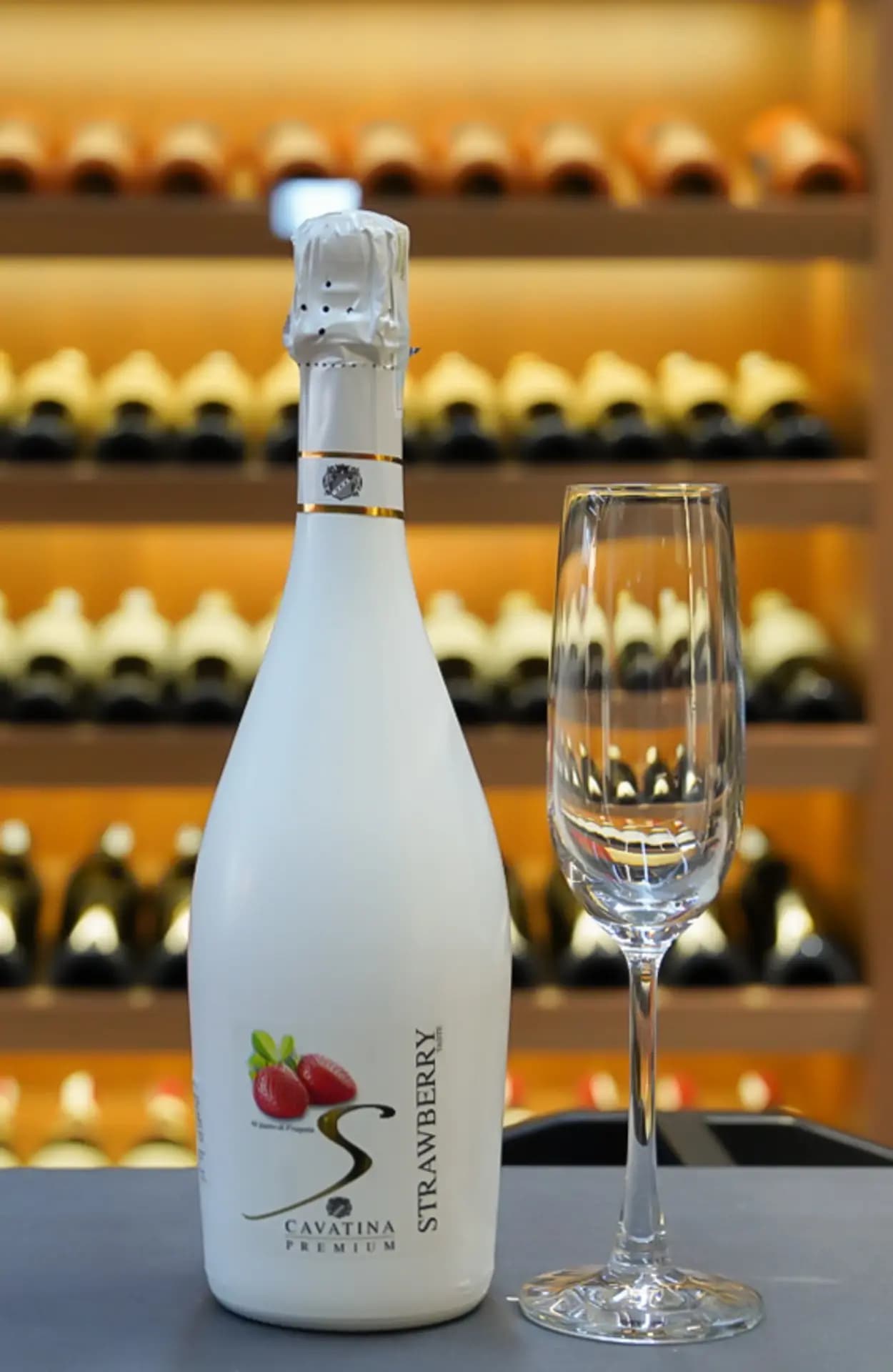 Ruou Vang Y Cavatina Strawberry 3