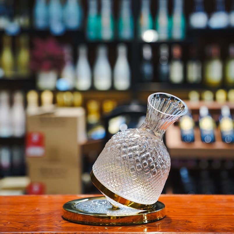 Decanter Pha Le Xoay Ma Vang 3